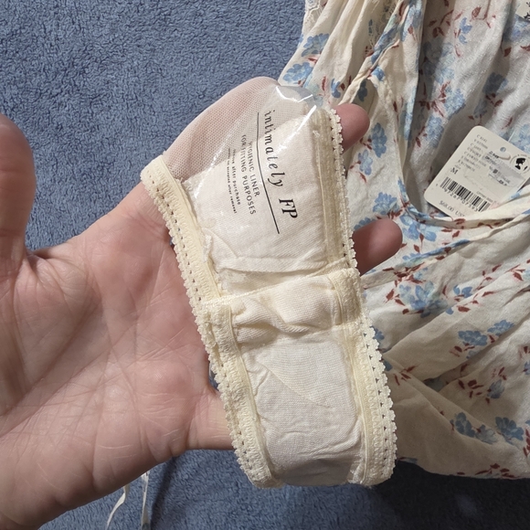 New- Free People Bodysuit Medium Take It Away Intimately Ivory Floral - Picture 8 of 12